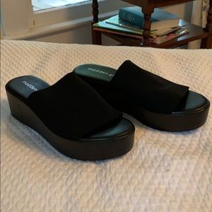 TRENDY MADDEN GIRL Platform Sandals